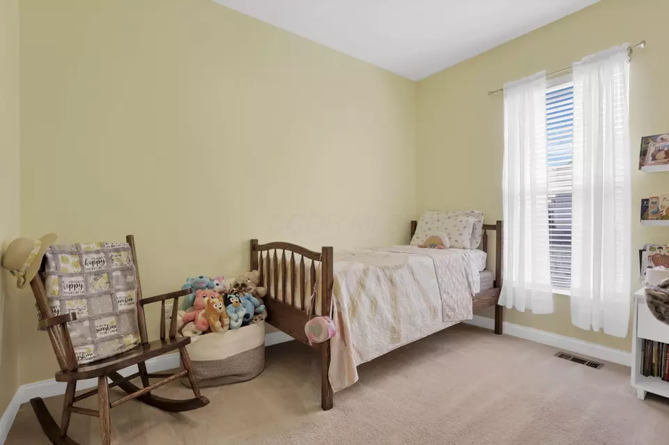 Bedroom - 12482 Prairie View Dr NW, Pickerington, OH 43147 photo 6 of 9