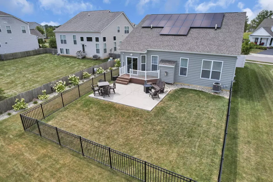 Exterior - 12482 Prairie View Dr NW, Pickerington, OH 43147 photo 10 of 12