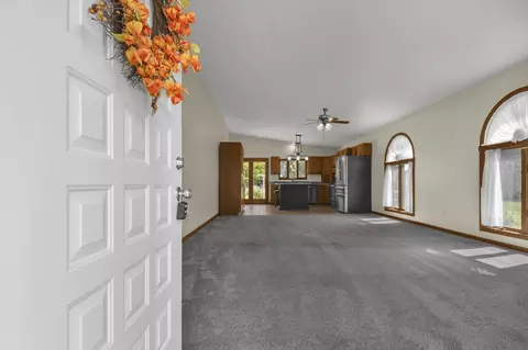 37 Commerce St, Lockbourne, OH 43137 photo 5