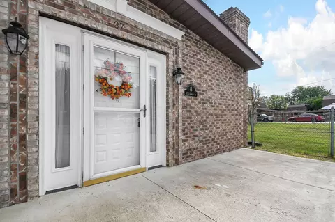 37 Commerce St, Lockbourne, OH 43137 photo 4