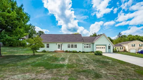 25 Bradley St, Thornville, OH 43076