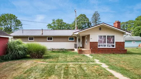 223 Cherry St, Warsaw, OH 43844