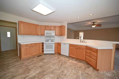 Kitchen - 3306 Gooding Rd, Marion, OH 43302 photo 2 of 3
