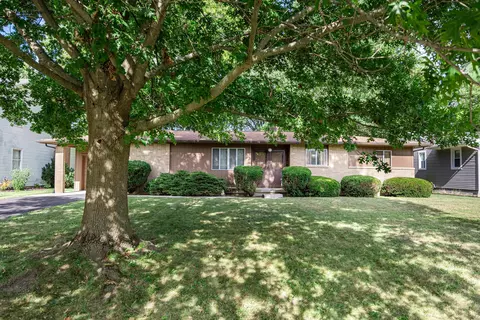 324 Hickory Ln, Delaware, OH 43015