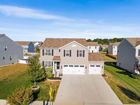 585 Weaver Ridge Dr, Marysville, OH 43040