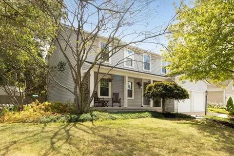 437 Woodside Lake Dr, Columbus, OH 43230