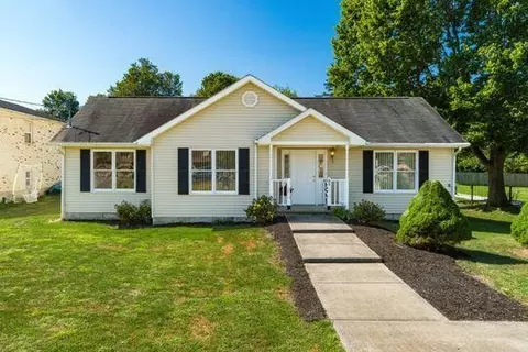 45 Bradley Dr, Thornville, OH 43076