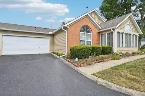 35 Green Ln, Pickerington, OH 43147