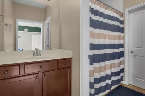 Bath - 5797 Glendavon Loop, Dublin, OH 43016 photo 3 of 9