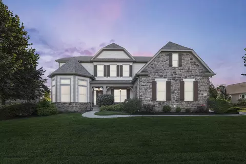 Exterior - 5797 Glendavon Loop, Dublin, OH 43016 photo 5 of 13