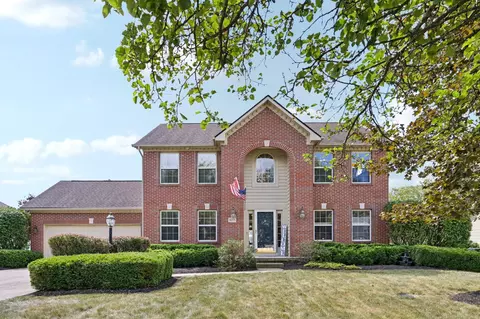 8271 Chateau Ln N, Westerville, OH 43082