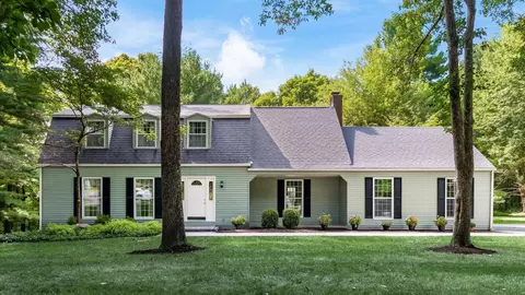 378 Pleasantview Dr NE, Granville, OH 43023