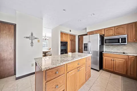 Kitchen - 7899 Sethwick Rd, Dublin, OH 43016 photo 2 of 4