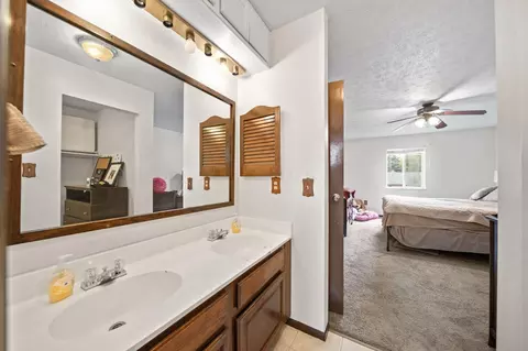 Bath - 7899 Sethwick Rd, Dublin, OH 43016 photo 2 of 6