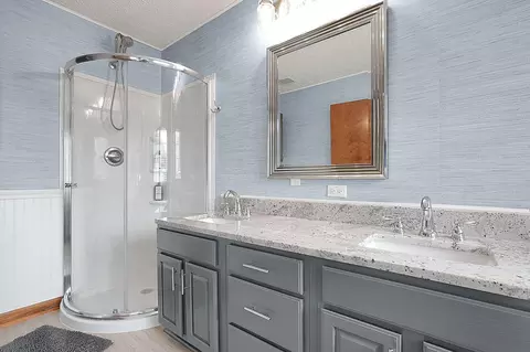 Bath - 349 Chatham Rd, Circleville, OH 43113 photo 2 of 5