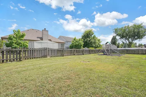 Exterior - 349 Chatham Rd, Circleville, OH 43113 photo 6 of 11