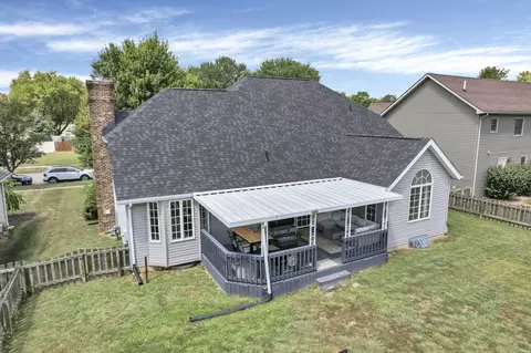 Exterior - 349 Chatham Rd, Circleville, OH 43113 photo 10 of 11