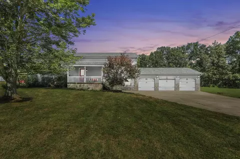 4385 Shimoda Ln, Zanesville, OH 43701