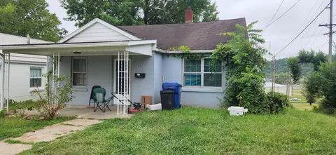 1502 Elm St, Cambridge, OH 43725