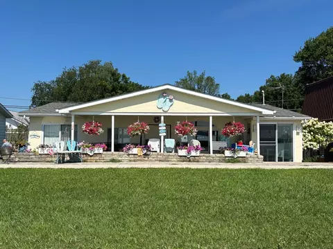 13244 W Bank Dr NE, Millersport, OH 43046