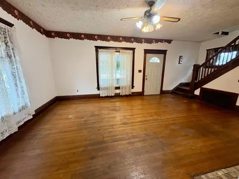Living - 1185 E Center St, Marion, OH 43302 photo 2 of 2
