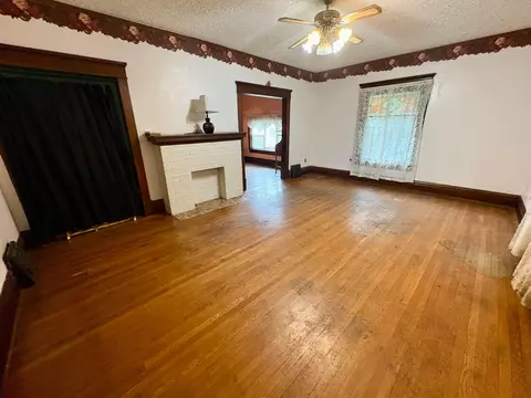 Living - 1185 E Center St, Marion, OH 43302 photo 1 of 2
