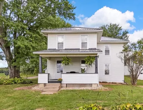 6255 Licking Valley Rd, Frazeysburg, OH 43822