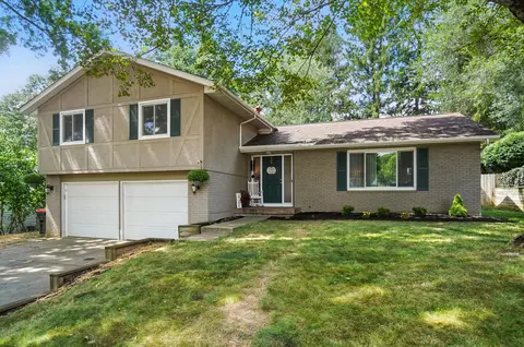 1737 Stonewall Dr, Newark, OH 43055