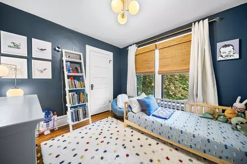 Bedroom - 247 E Deshler Ave, Columbus, OH 43206 photo 4 of 7