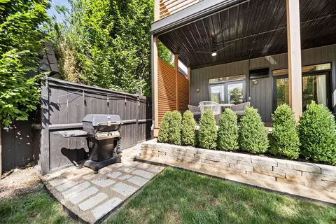 Exterior - 247 E Deshler Ave, Columbus, OH 43206 photo 12 of 19