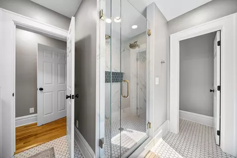 Bath - 247 E Deshler Ave, Columbus, OH 43206 photo 3 of 7