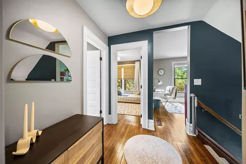 Entry Way - 247 E Deshler Ave, Columbus, OH 43206 photo 4 of 8