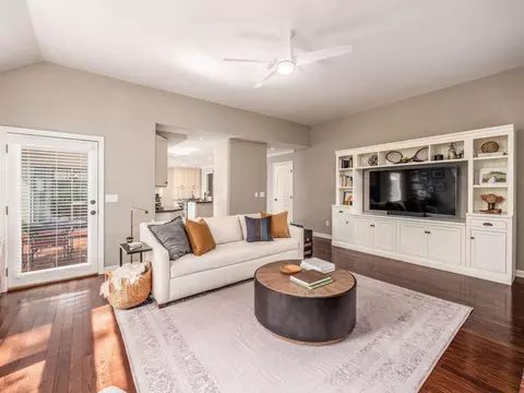 Living - 4849 Chatelaine Dr, Dublin, OH 43017 photo 4 of 6