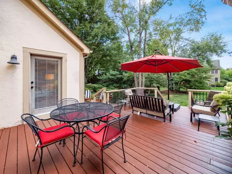 Exterior - 4849 Chatelaine Dr, Dublin, OH 43017 photo 4 of 18