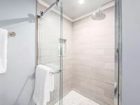 Bath - 4849 Chatelaine Dr, Dublin, OH 43017 photo 5 of 8