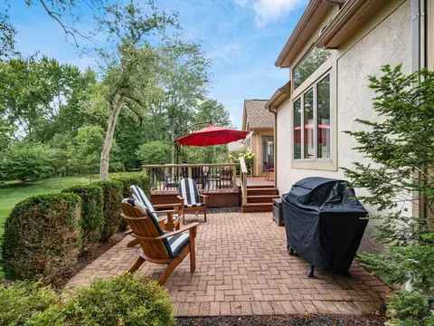 Exterior - 4849 Chatelaine Dr, Dublin, OH 43017 photo 9 of 18