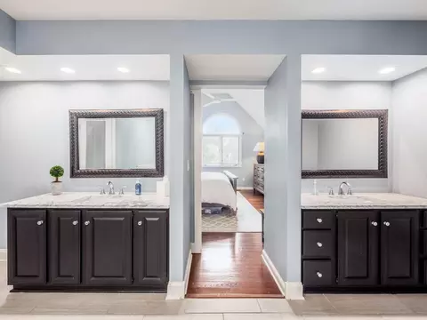 Bath - 4849 Chatelaine Dr, Dublin, OH 43017 photo 3 of 8