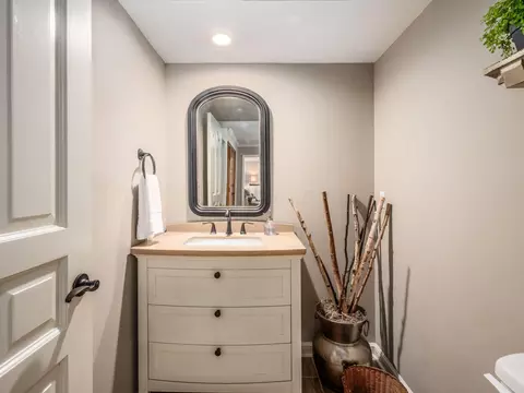 Bath - 4849 Chatelaine Dr, Dublin, OH 43017 photo 1 of 8