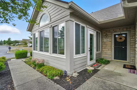 5796 Ravine Creek Dr, Grove City, OH 43123