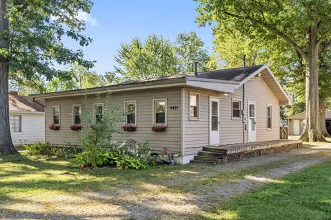 9421 Lakeshore Dr N, Huntsville, OH 43324