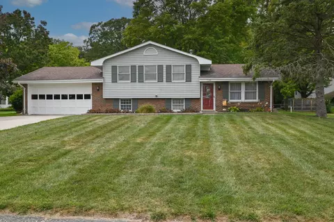 735 Loire Valley Dr, Marion, OH 43302