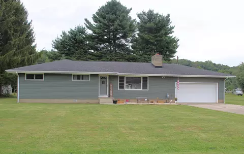 29 Parkway Dr, Newark, OH 43055