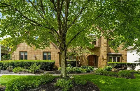 8245 Sanctuary Dr, Columbus, OH 43235