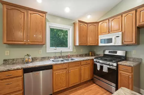 Kitchen - 5880 Urbana Rd, Springfield, OH 45502 photo 3 of 6