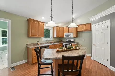 Kitchen - 5880 Urbana Rd, Springfield, OH 45502 photo 2 of 6