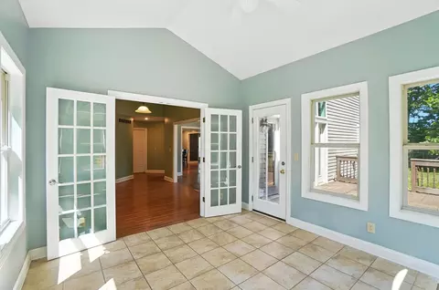 Entry Way - 5880 Urbana Rd, Springfield, OH 45502 photo 4 of 13