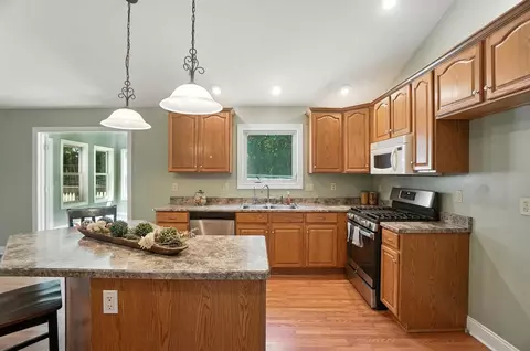 Kitchen - 5880 Urbana Rd, Springfield, OH 45502 photo 4 of 6