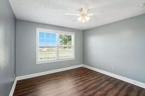 Bedroom - 5880 Urbana Rd, Springfield, OH 45502 photo 4 of 12