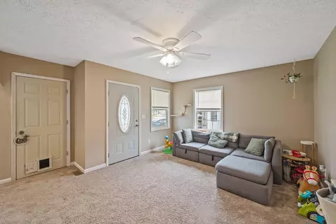 Entry Way - 357 Franconia Ave, Marion, OH 43302 photo 2 of 2