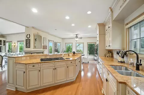 Kitchen - 3258 River Highlands Way, Dublin, OH 43017 photo 5 of 11